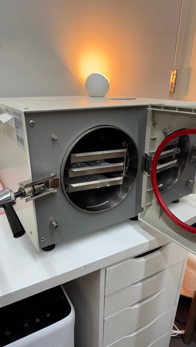 Open autoclave at Ruta Beauty